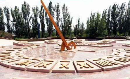 Солнечные часы в Макеевке: самые большие часы в СНГ
